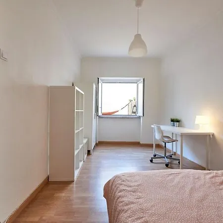 2 Bedroom In Alameda Apartment