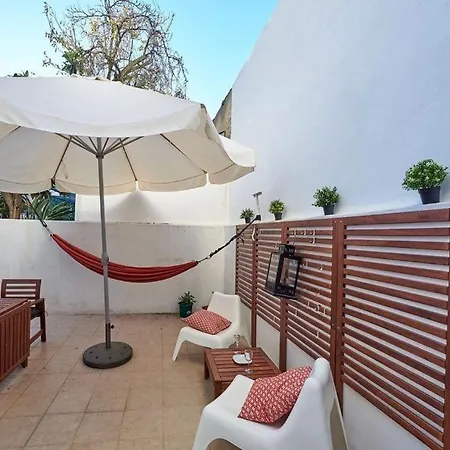 2 Bedroom In Alameda Apartment